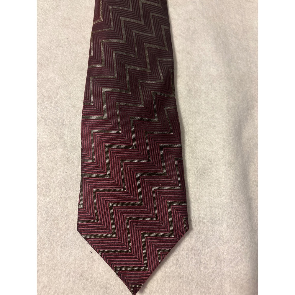 Barrington Silk Necktie‎ Mens Wide Burgundy Gold Zigzag Chevron